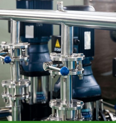 Stainless steel pump and piping skid